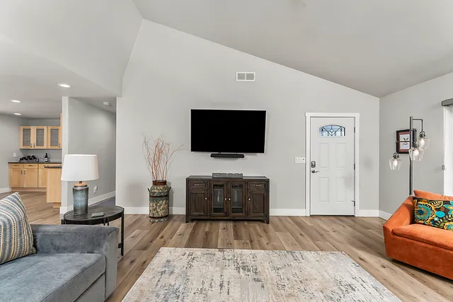 1471 Casper Ln, Living Room