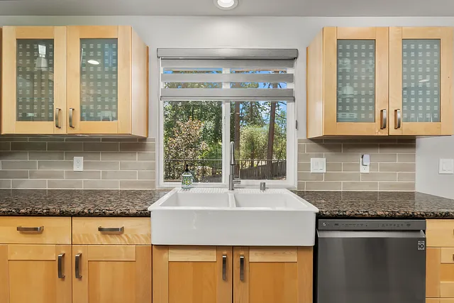 1471 Casper Ln, Chef’s Kitchen