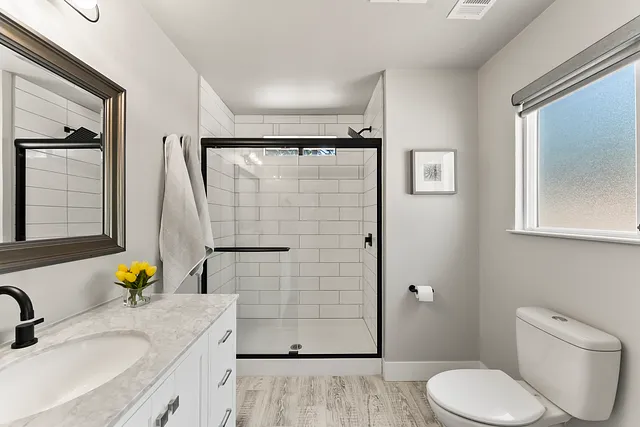 1471 Casper Ln, Bathrooms