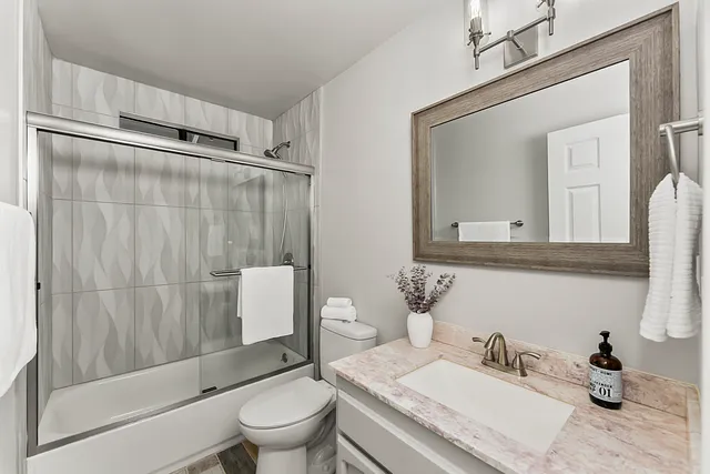 1471 Casper Ln, Bathrooms