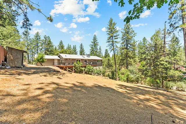 1471 Casper Ln, The One-Acre Grounds