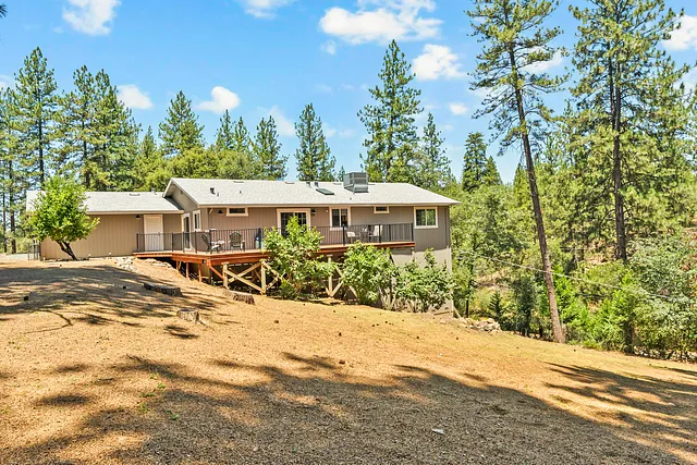 1471 Casper Ln, The One-Acre Grounds