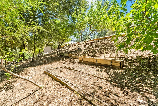 1471 Casper Ln, The One-Acre Grounds