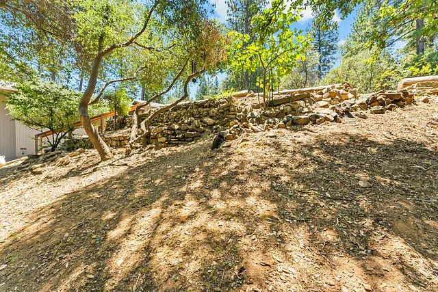 1471 Casper Ln, The One-Acre Grounds